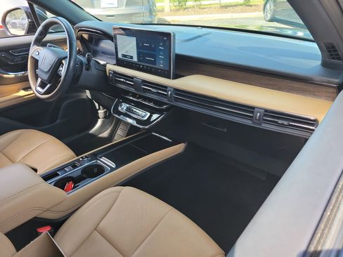 Used 2023 Lincoln Corsair Reserve w/ Jet Appearance Package FWD image 13