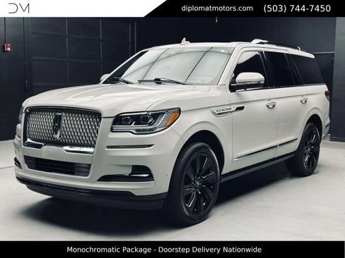 Used 2023 Lincoln Navigator Reserve RWD image 1