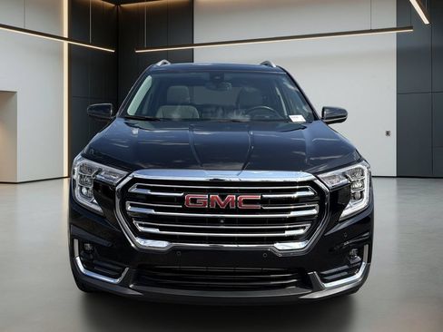 Used 2024 GMC Terrain SLT w/ Infotainment Package II FWD image 9