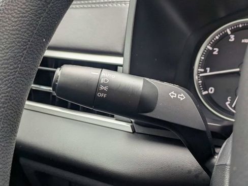 Used 2025 Mitsubishi Outlander ES FWD image 25