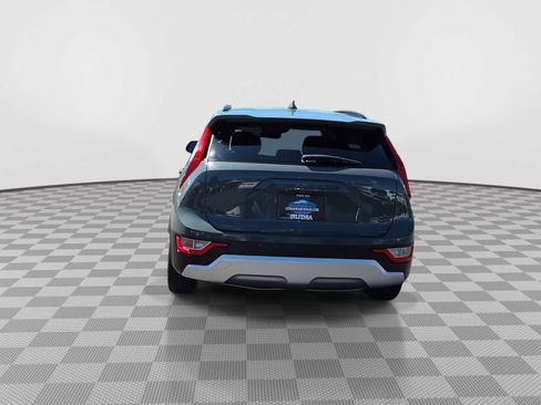 Used 2023 Kia Niro EX FWD image 7
