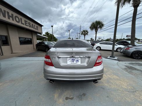 Used 2009 Mercedes-Benz C 300 Sedan image 7