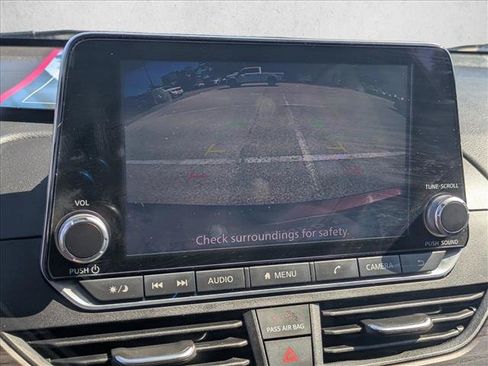 Used 2025 Nissan Altima 2.5 SV FWD image 13