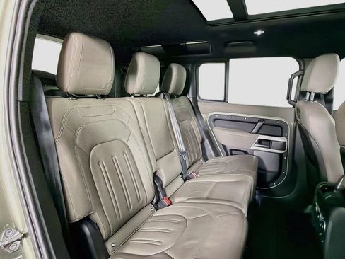 Used 2022 Land Rover Defender 110 S AWD/4WD image 29