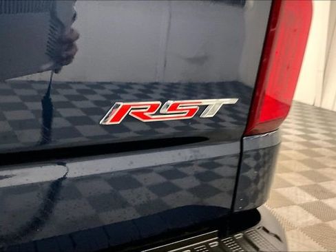Used 2022 Chevrolet Silverado 1500 RST image 9