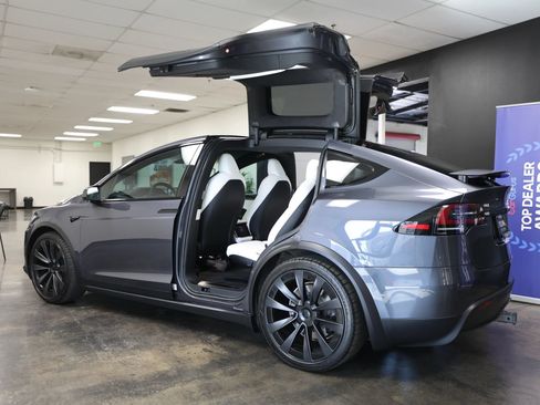Used 2022 Tesla Model X Plaid AWD/4WD image 19