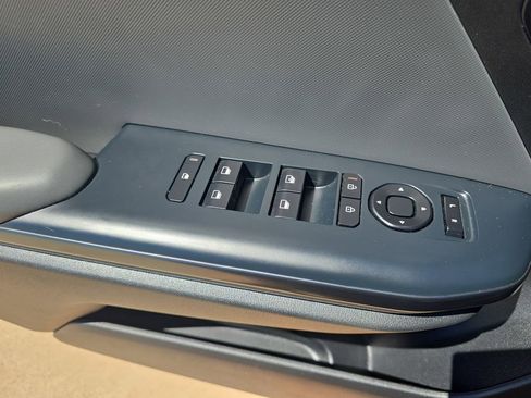Used 2025 Kia K4 FWD image 29