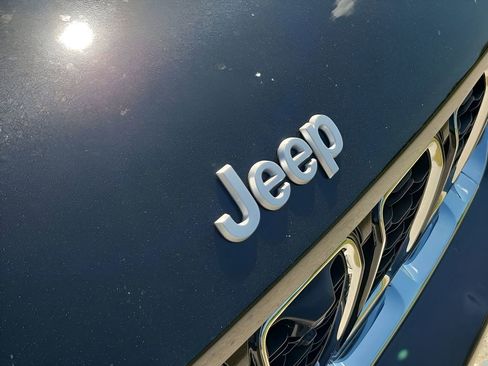 New 2025 Jeep Grand Cherokee Limited w/ Luxury Tech Group II AWD/4WD image 41