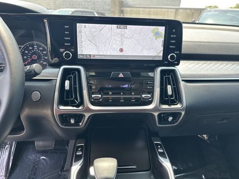 Certified 2023 Kia Sorento S w/ Panoramic Sunroof Package FWD image 33