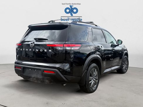 Used 2025 Nissan Pathfinder SV w/ Cargo Package image 5