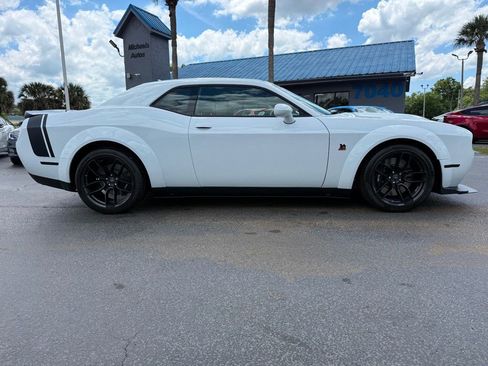 Used 2022 Dodge Challenger R/T Scat Pack RWD image 4