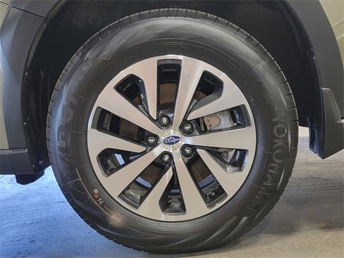 Certified 2025 Subaru Outback Premium image 10