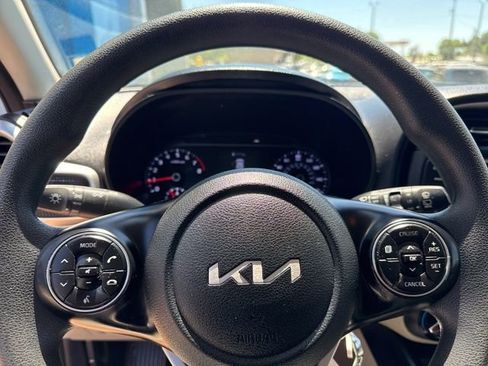 Used 2022 Kia Soul LX w/ Technology Package FWD image 19