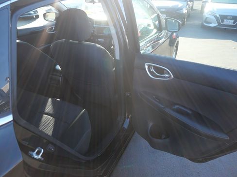 Used 2019 Nissan Sentra SV image 29