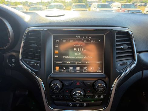 Used 2015 Jeep Grand Cherokee Laredo w/ Quick Order Package 23E image 14