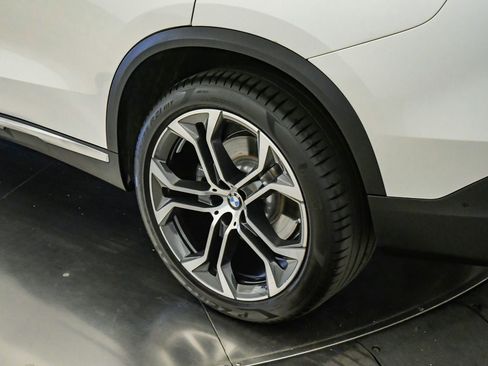 Used 2026 BMW X5 sDrive40i w/ Premium Package RWD image 11
