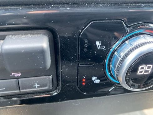 Used 2023 GMC Sierra 1500 SLE image 14