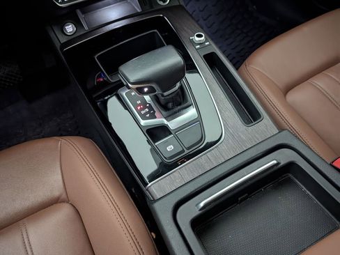 Used 2022 Audi Q5 2.0T Premium w/ Convenience Package image 10