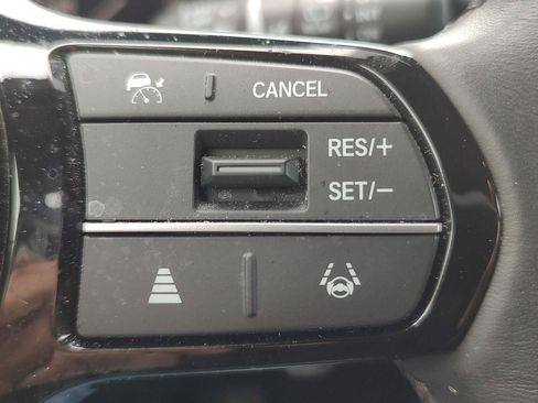 Used 2024 Honda Pilot Touring image 17