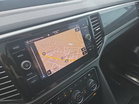 Used 2021 Volkswagen Atlas SEL R-Line image 33