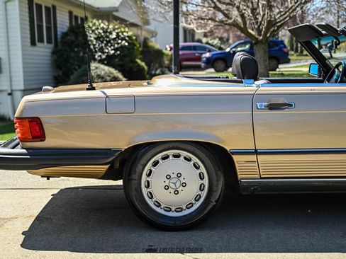 Used 1988 Mercedes-Benz 560 SL image 8