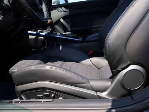 Certified 2026 Porsche 911 Carrera T RWD image 38