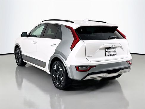 Used 2023 Kia Niro Wave w/ Wave Preserve Package image 8