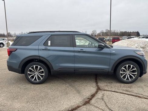 New 2026 Ford Explorer ST-Line image 4