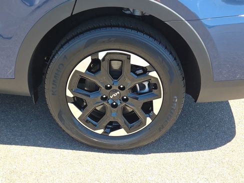 Used 2024 Kia Sorento S w/ Panoramic Sunroof Package FWD image 16