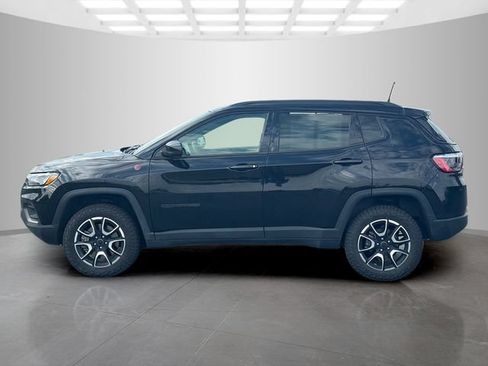 Certified 2025 Jeep Compass Trailhawk AWD/4WD image 4