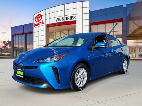 Used 2022 Toyota Prius L Eco image 2