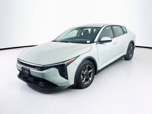 Used 2025 Kia K4 LXS image 3