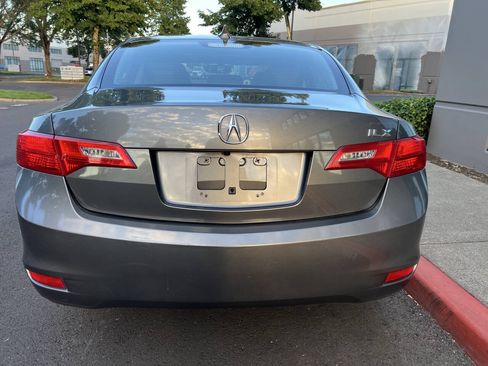 Used 2013 Acura ILX w/ Premium Package FWD image 5