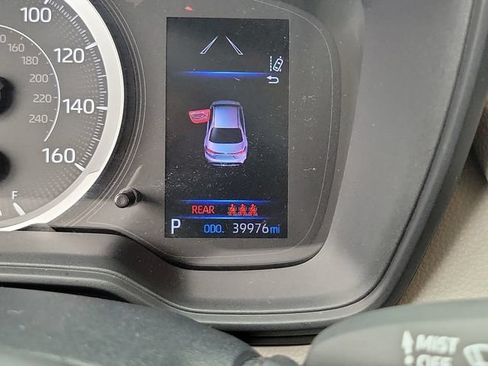 Used 2022 Toyota Corolla LE FWD image 26