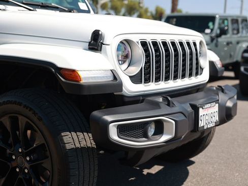 Used 2025 Jeep Wrangler Unlimited Sahara w/ Safety Group AWD/4WD image 7