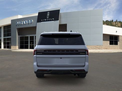 New 2026 Lincoln Navigator L Reserve w/ Jet Appearance Package AWD/4WD image 5