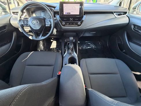 Used 2025 Toyota Corolla LE FWD image 8