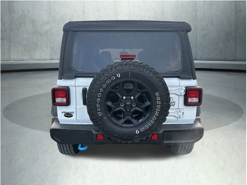 Used 2023 Jeep Wrangler Unlimited image 4