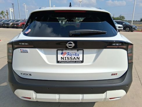New 2026 Nissan Kicks SR image 5