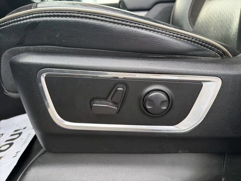 Used 2024 RAM 1500 Laramie AWD/4WD image 25