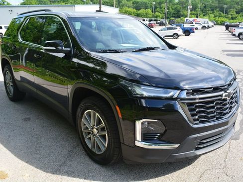 Used 2022 Chevrolet Traverse LT w/ LPO, Blackout Package AWD/4WD image 4