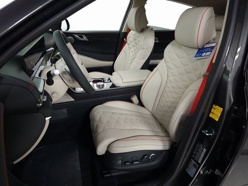 New 2026 Genesis GV80 3.5T e-SC image 13