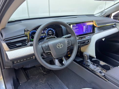 Used 2026 Toyota Camry XLE w/ Premium Plus Package image 13