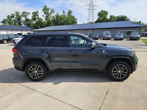 Used 2018 Jeep Grand Cherokee Trailhawk AWD/4WD image 5