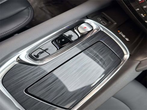 Used 2023 Buick Enclave Essence w/ Experience Buick Package image 23