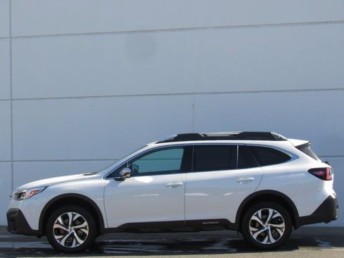 Used 2020 Subaru Outback Touring w/ Popular Package #2 AWD/4WD image 4