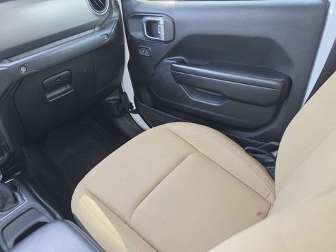 Used 2021 Jeep Gladiator Sport AWD/4WD image 18