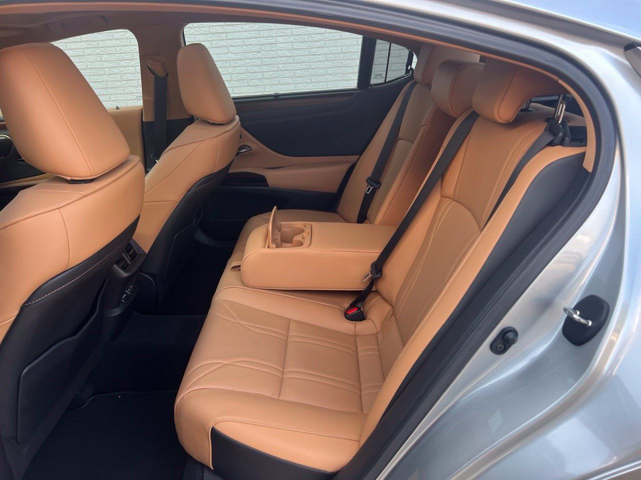 Used 2025 Lexus ES 350 Ultra Luxury w/ Accessory Package (Z2) FWD image 18