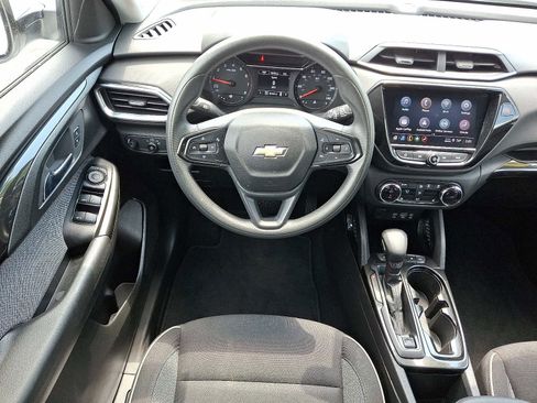 Used 2022 Chevrolet TrailBlazer LT w/ Convenience Package AWD/4WD image 11
