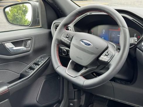 Used 2024 Ford Escape ST-Line w/ Tech Pack #1 AWD/4WD image 12